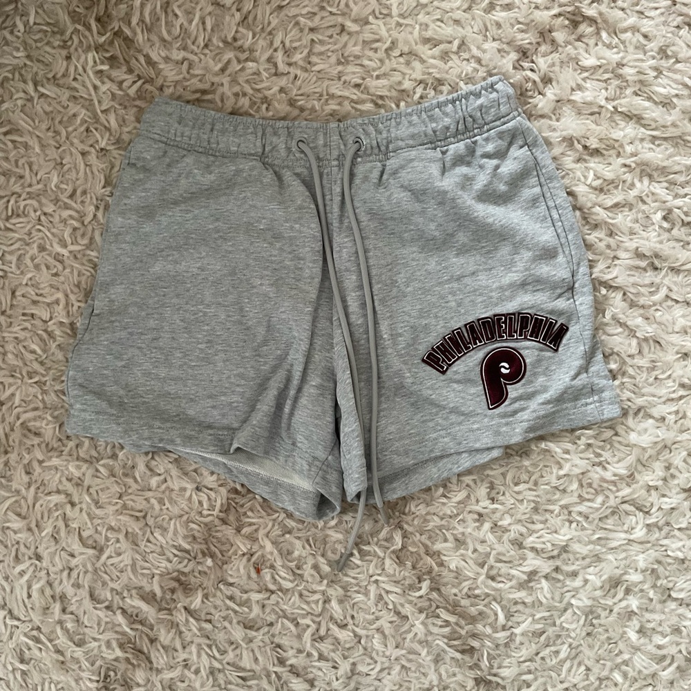 Philadelphia Phillies Gray Shorts